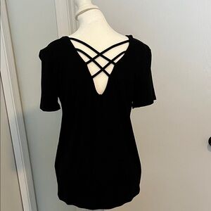 Market & Spruce Black Crisscross V-Back Short Sleeve Top